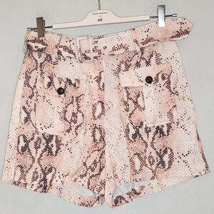 Dream Catcher Linen Rayon Pink Black Snake Skin Print belted shorts. Size 34. 4?